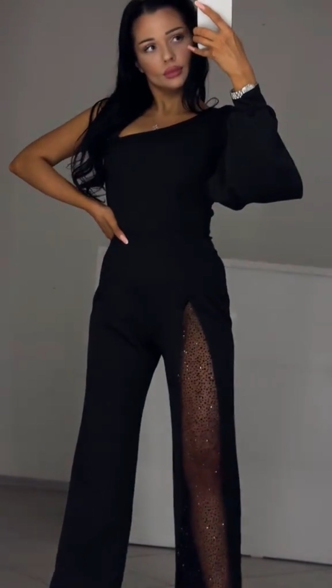 MONO ELEGANTE CON BRILLOS