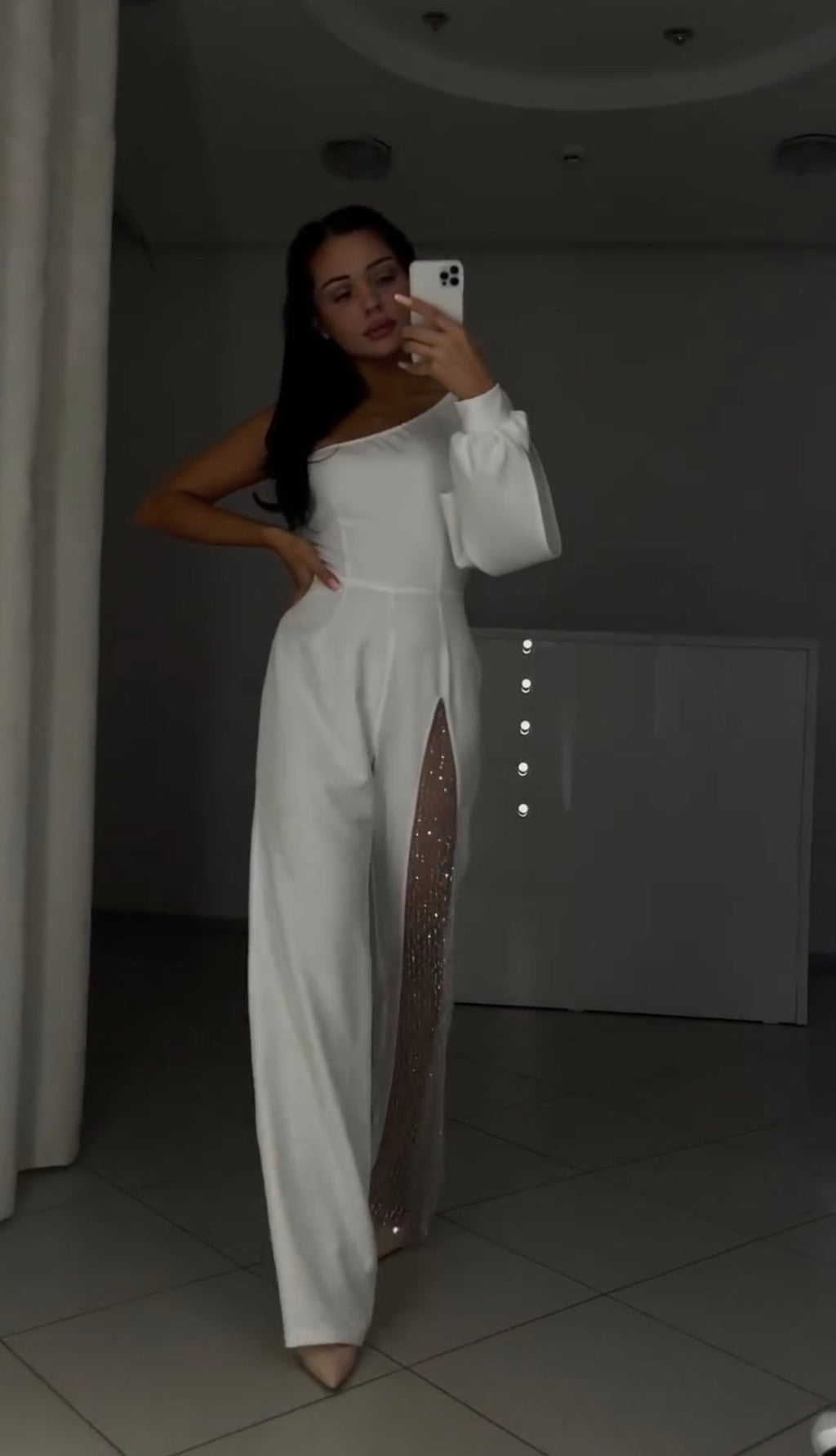 MONO ELEGANTE CON BRILLOS